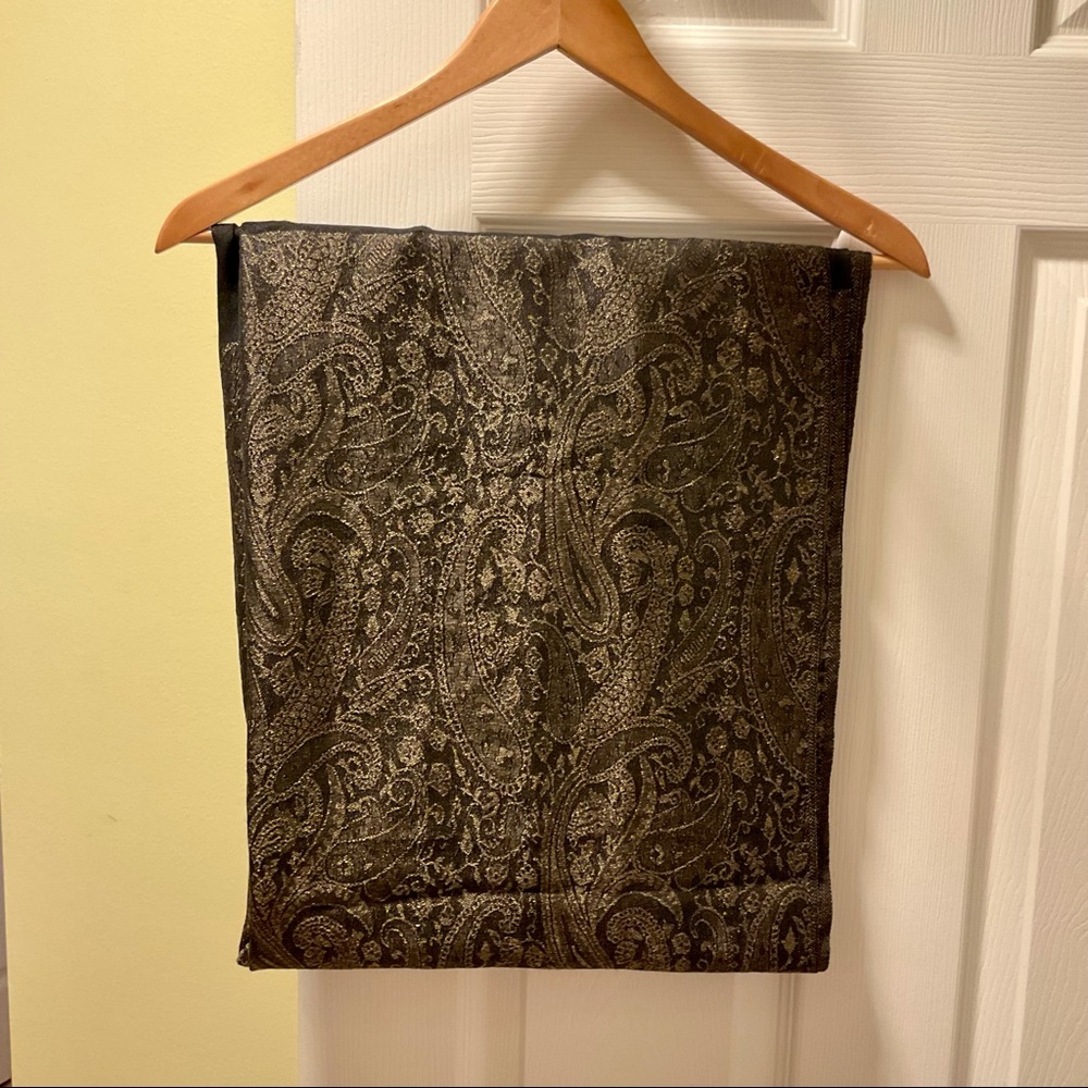 Pashmina black gold paisley scarf NOWT